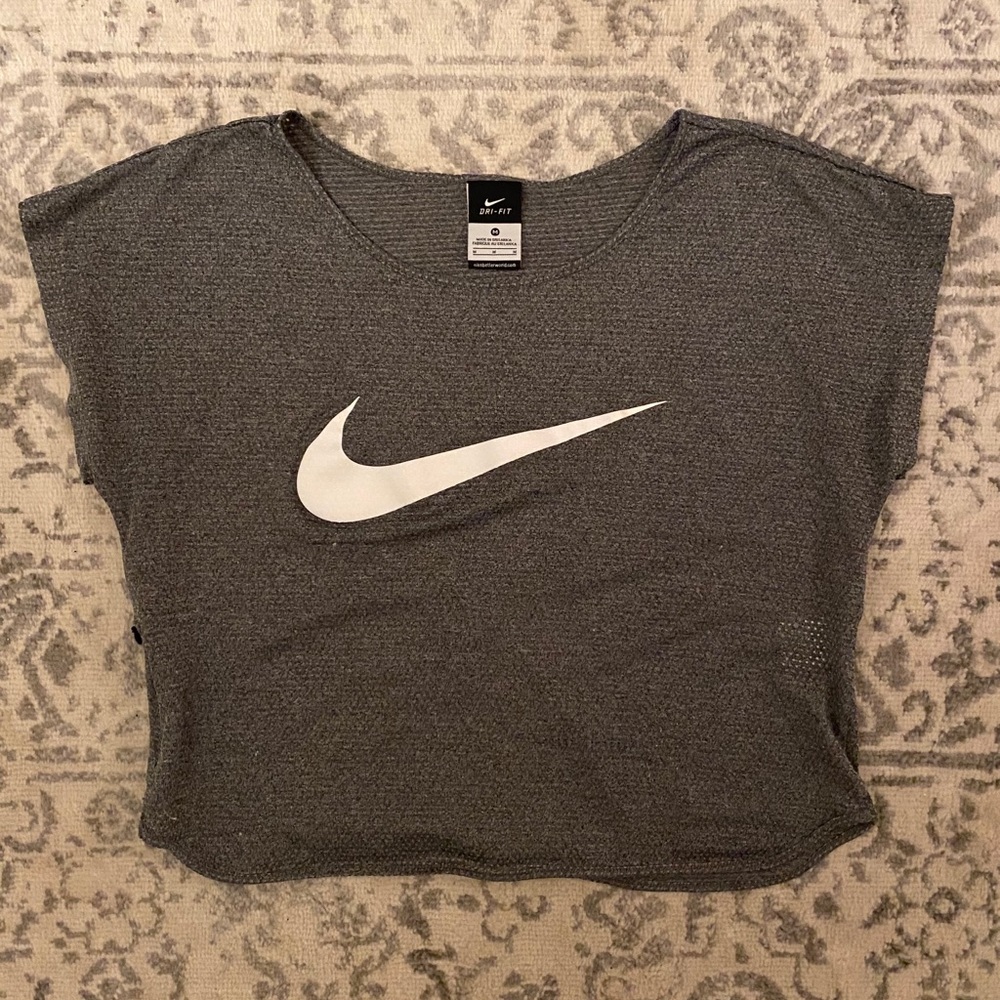 Nike Crop Top Women’s Dry Fit